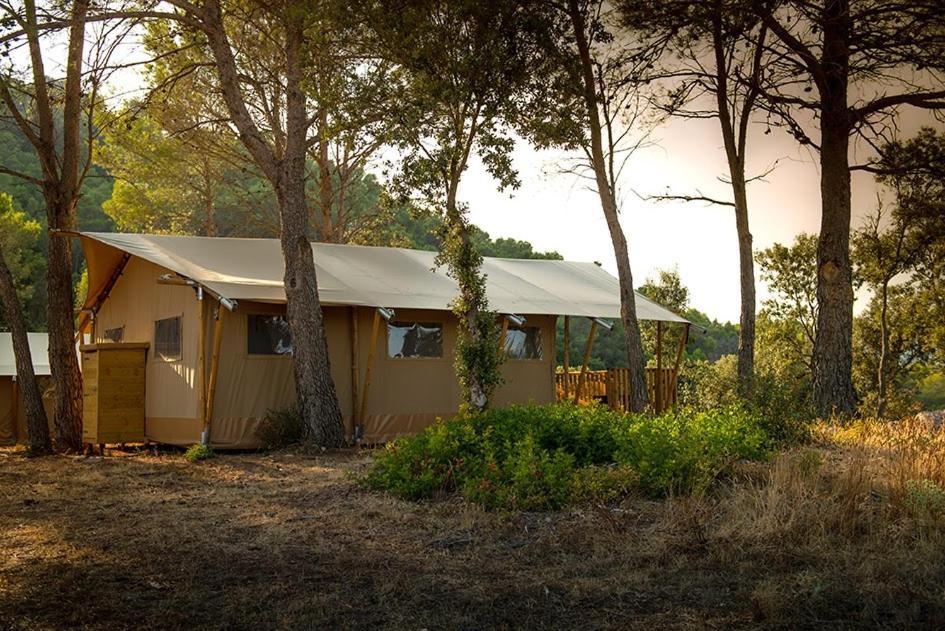 Hostal La Salut De Terrades Exterior photo